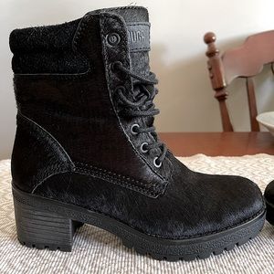 Cougar Demi Boots - Limited edition NWT